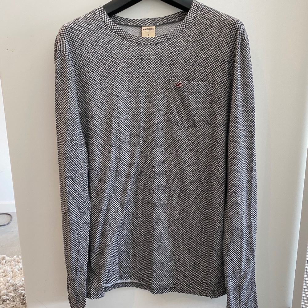 Hollister Small Checkered Long Sleeve T-Shirt, Mens